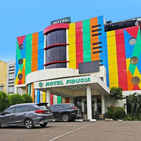 Super Oyo Townhouse Oak Hotel Fiducia Serpong Exterior photo